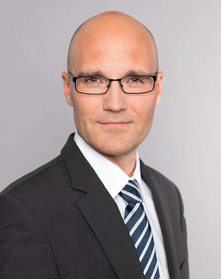 Rechtsanwalt Dr. Alexander Mönnig, LL.M. (Manchester), E.M.L.E., Corporate/M&A; Versicherungsrecht