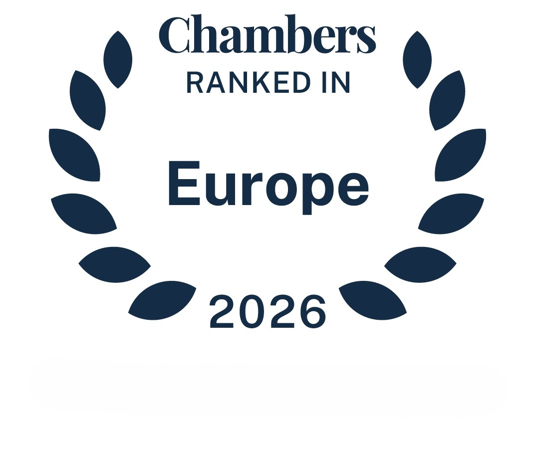 Logo von Chambers mit dem Text "RANKED IN Europe 2026", umgeben von einem Lorbeerkranz.