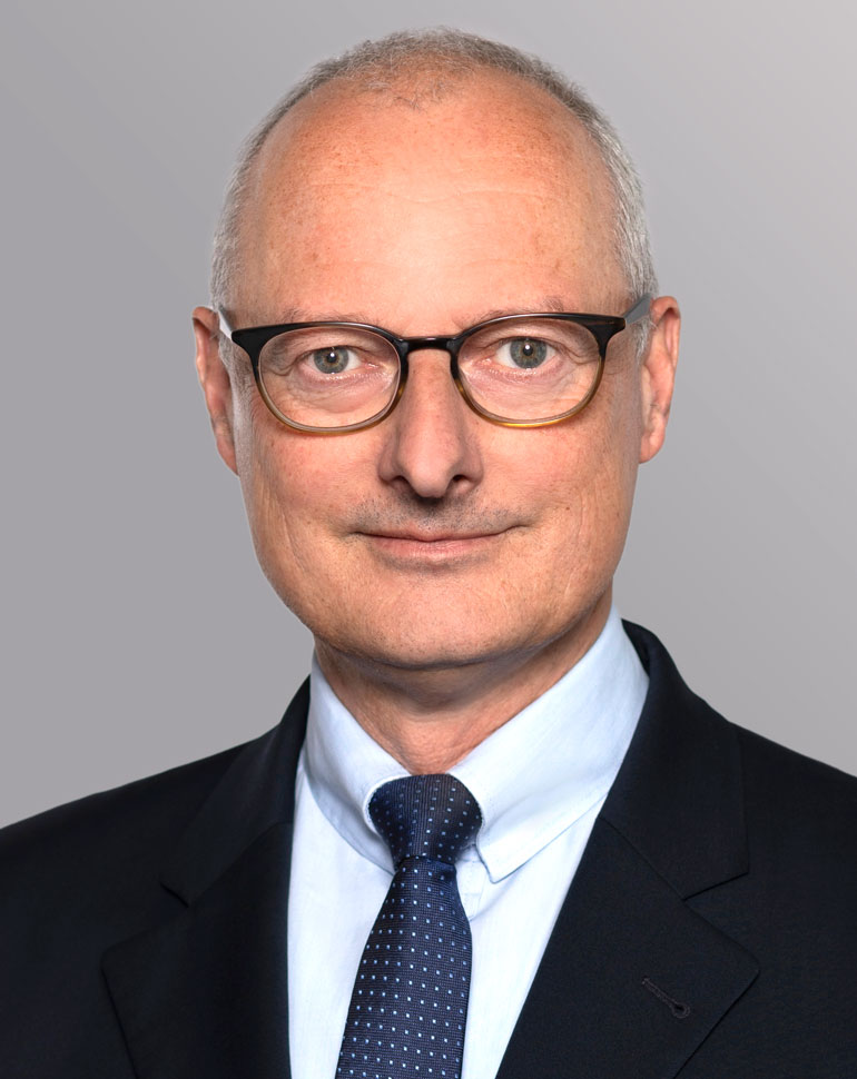 Dr. Stefan Kobes