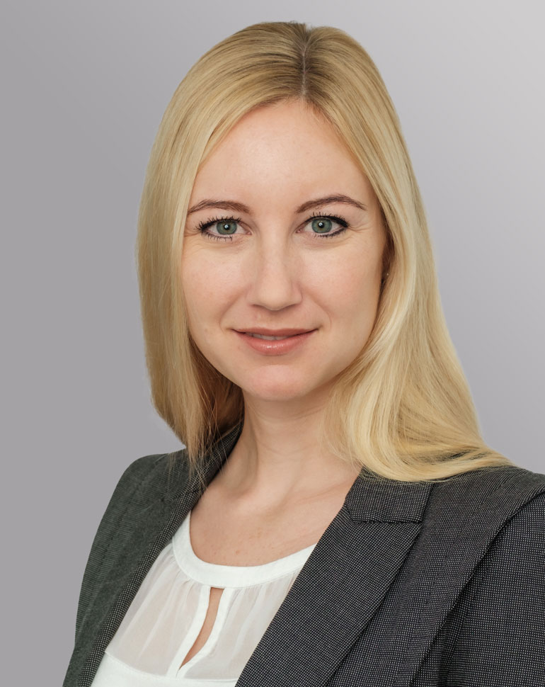 Dr. Lisa Kraayvanger
