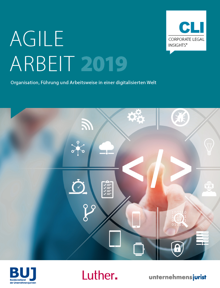 Das Bild zeigt das Cover eines Berichts mit dem Titel "Agile Arbeit 2019". Es thematisiert Organisation und Arbeitsweisen in einer digitalisierten Welt. Im Hintergrund ist eine Hand zu sehen, die auf ein digitales Interface mit verschiedenen Symbolen tippt.