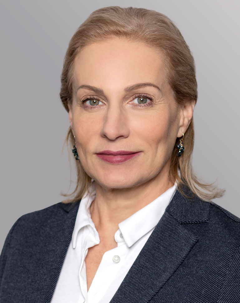 Dr. Mona Schnaittacher