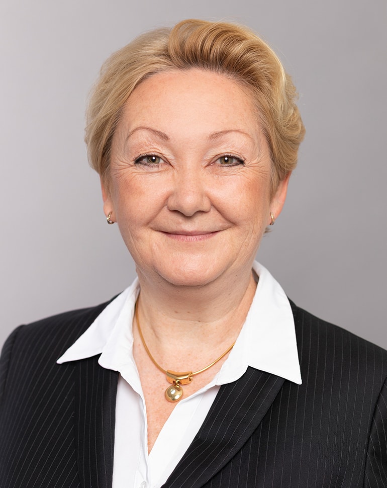 Silvia C. Bauer