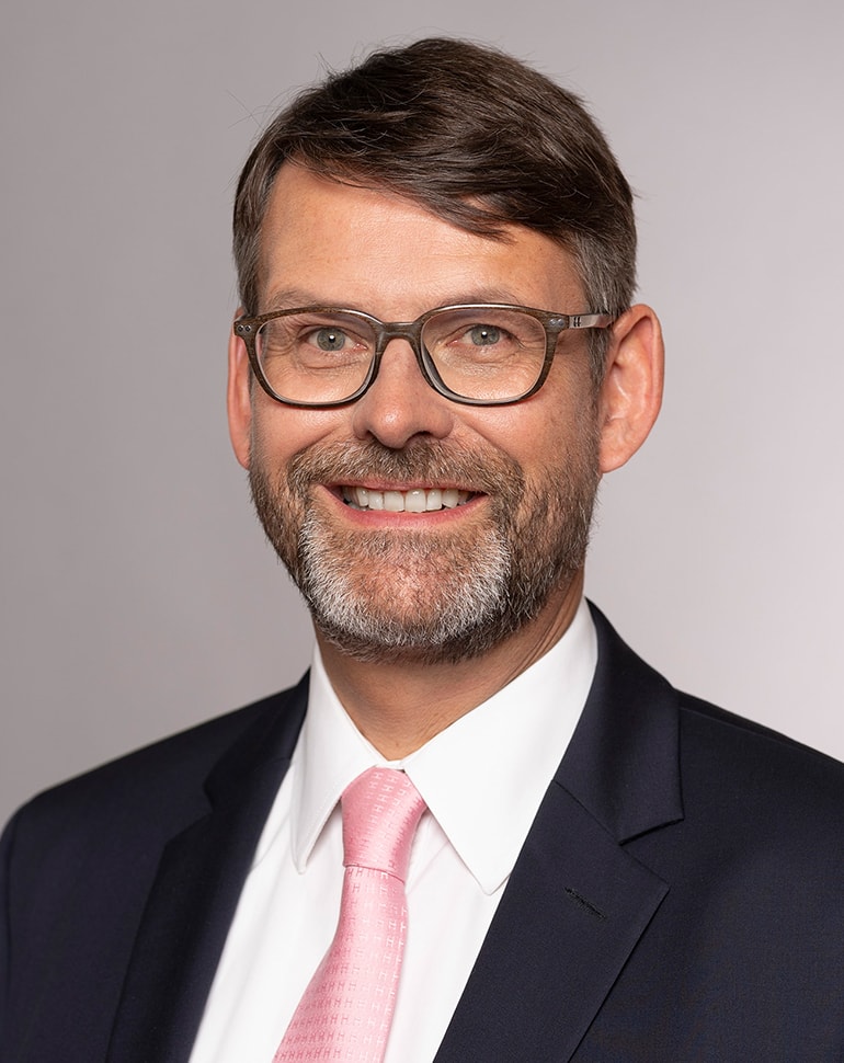 Dr. Arndt Begemann