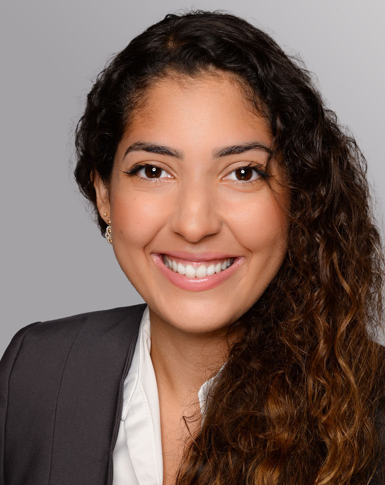 Dr. Juliane de Oliveira Hagel
